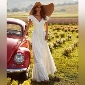 Alamour the Label Averie Dress. Size Large. White. NWT.